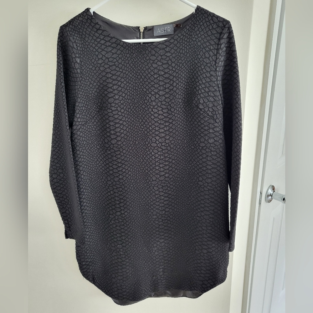 ASTR Textured Black Long Sleeve Dress